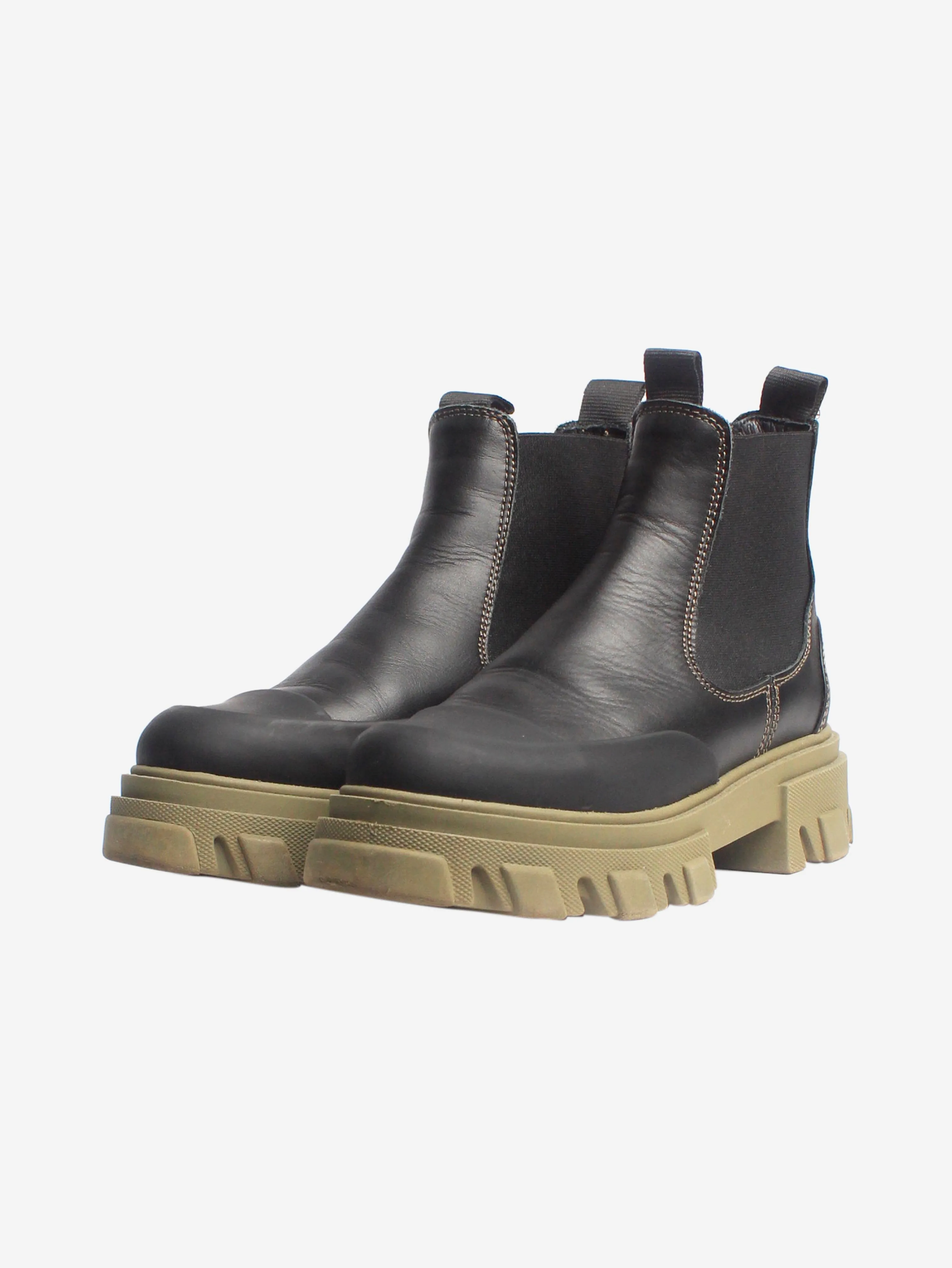 Black Chelsea lug boots - size EU 38