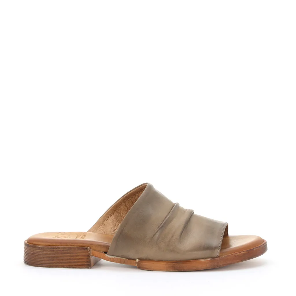 Lion Leather Slides